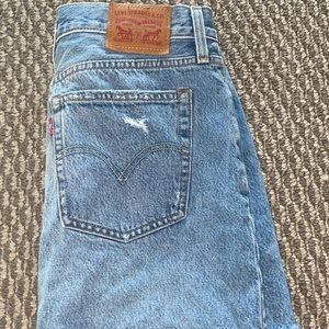 Levi’s Jean mini skirt (New)